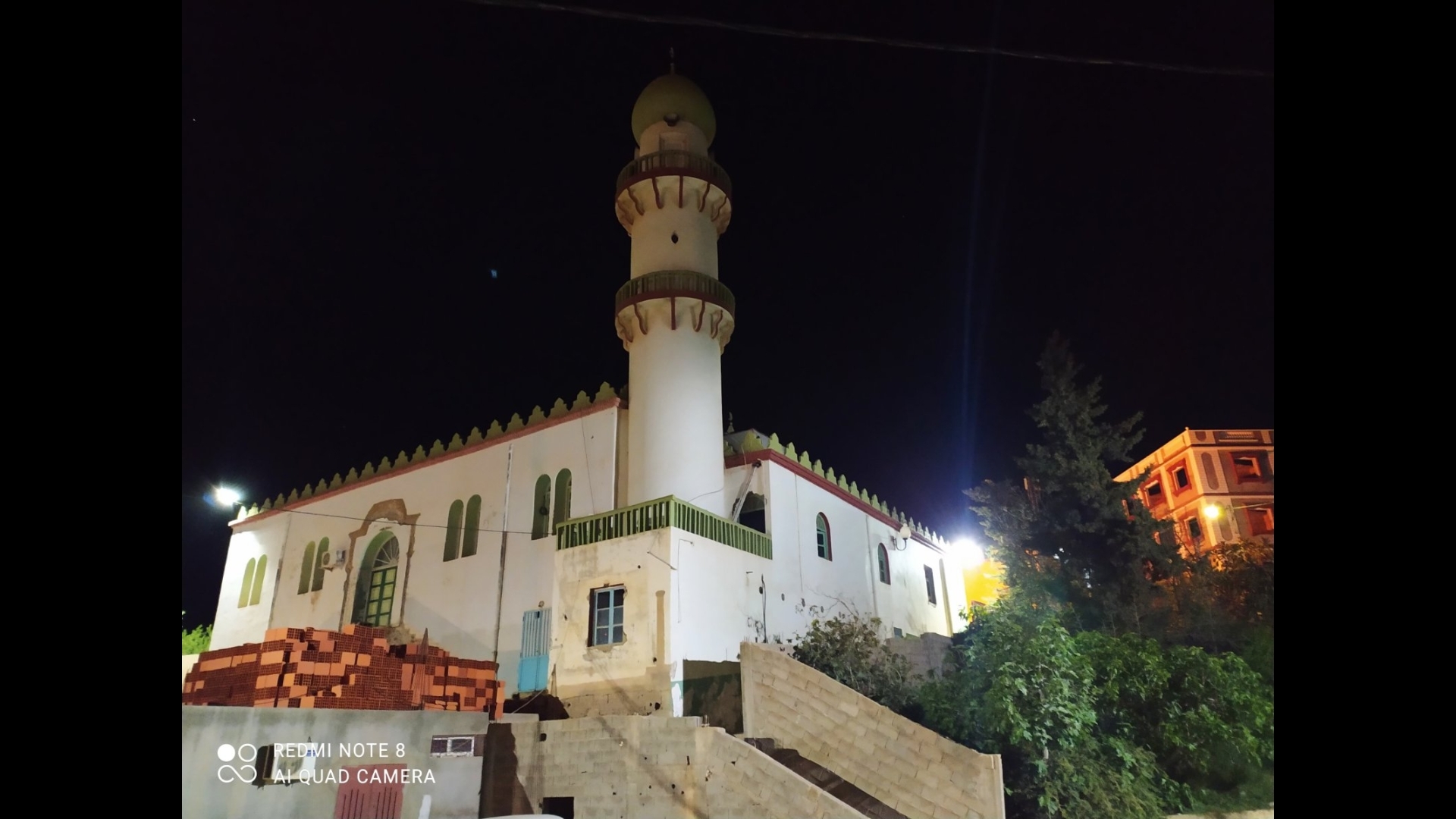 Photo de جامع الصخرة الجديد
