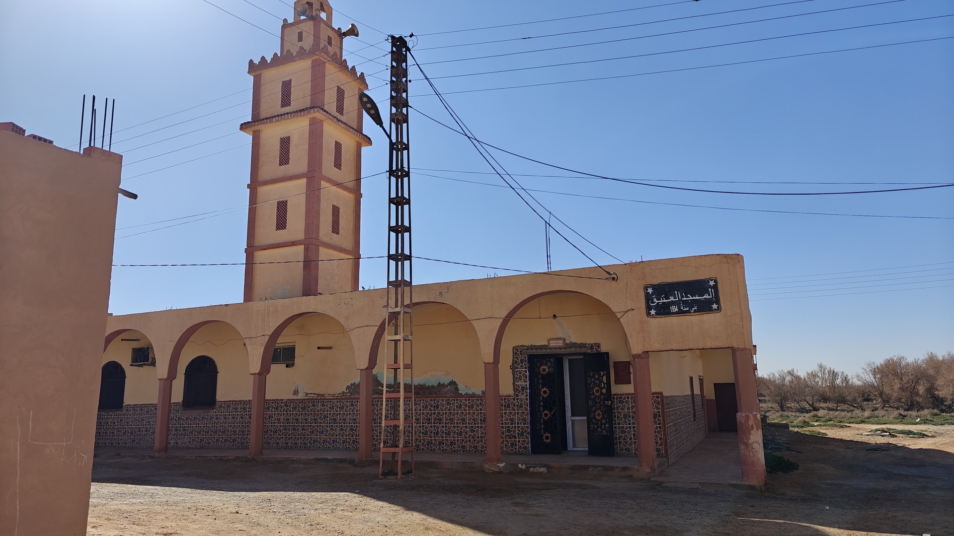 Photo de مسجد العتيق - الخيثر