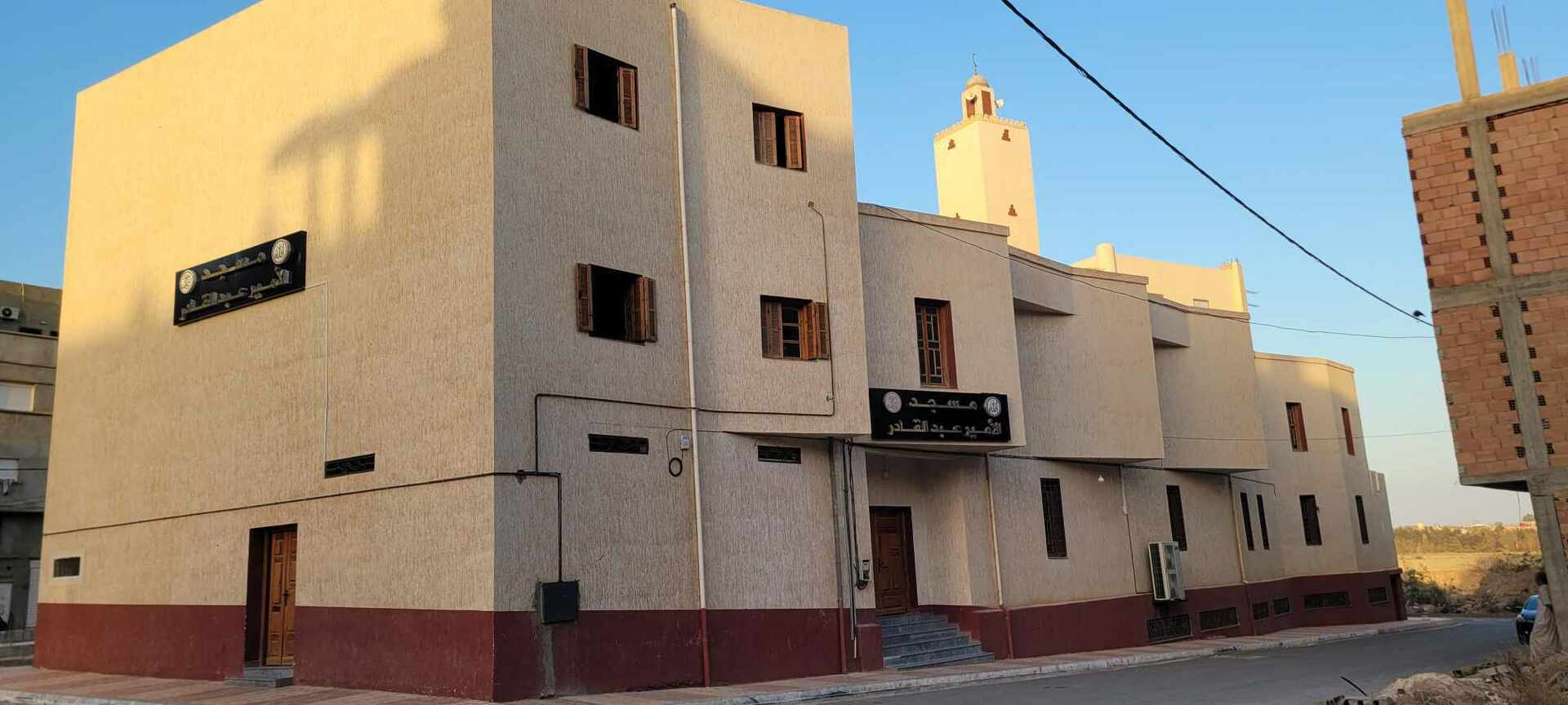 Photo de مسجد الأمير عبد القادر اقامة خوجه بوجمعة
