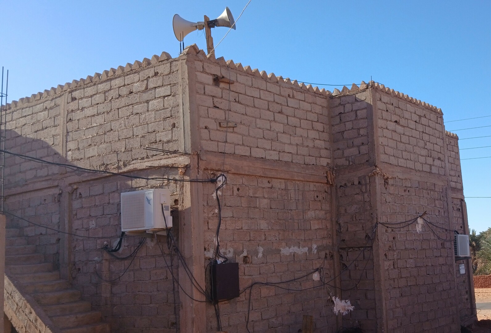Photo de مسجد معاذ بن جبل قصر البساتين تينورت